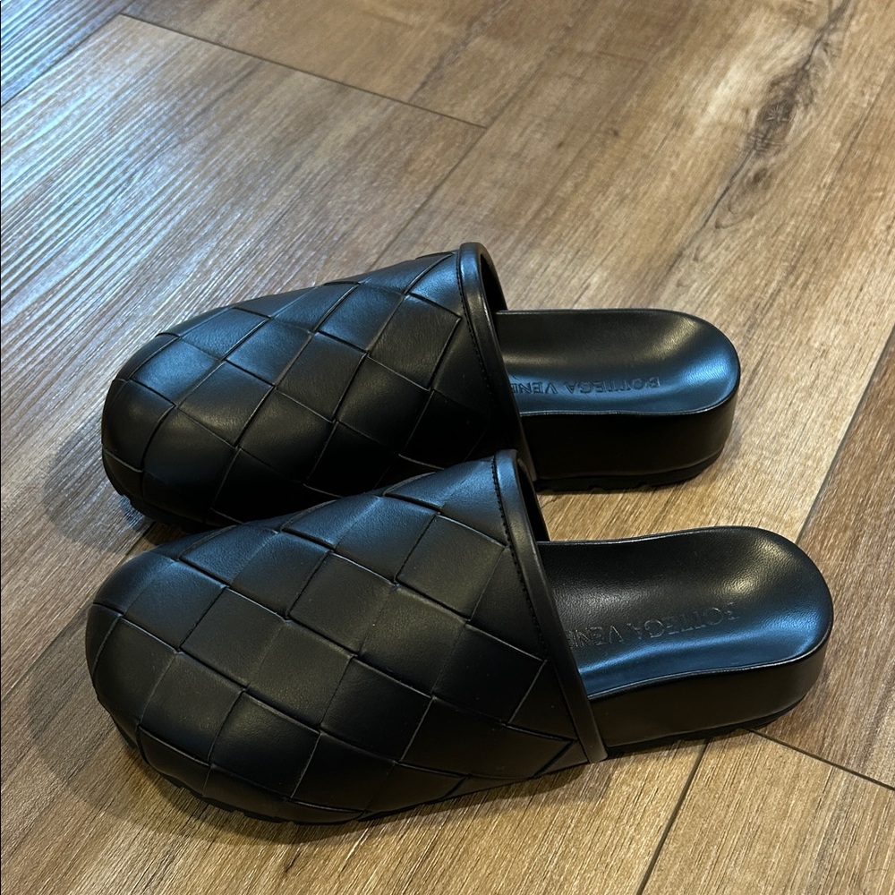 Bottega Veneta 37 7 new Black Quilted clog mules